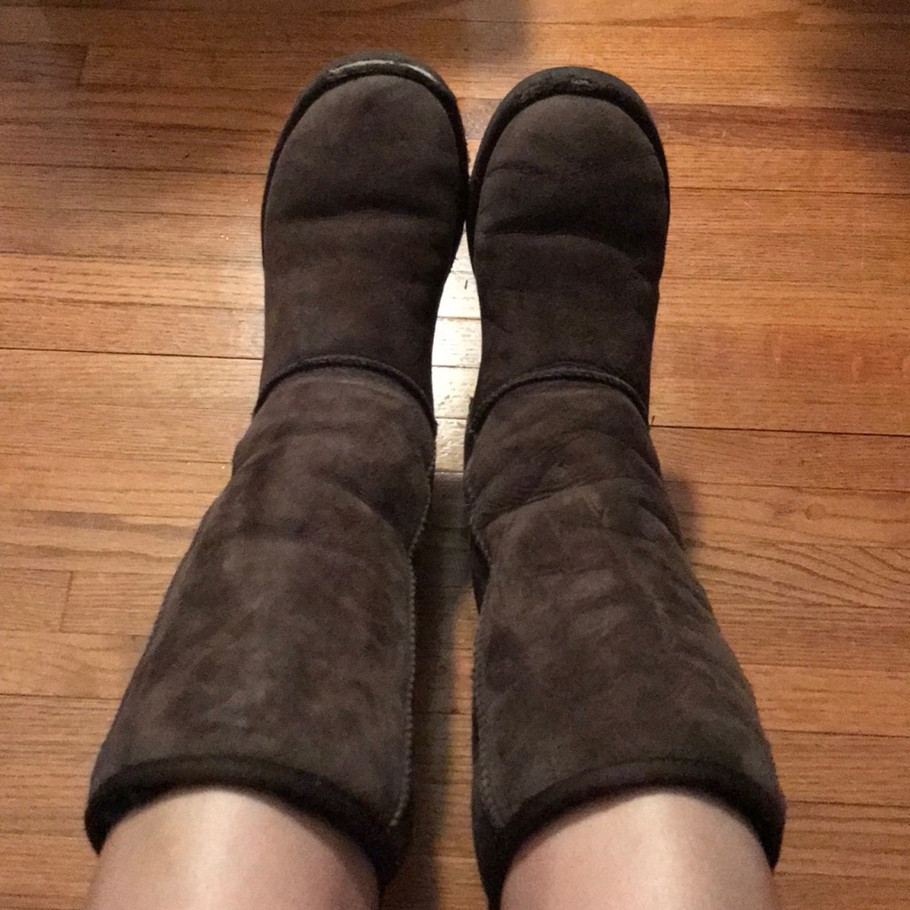 UGG australia sz 8 women’s chocolate tall uggs